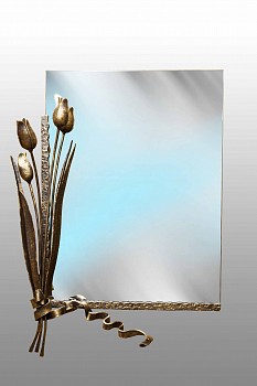 Зеркало в кованой раме